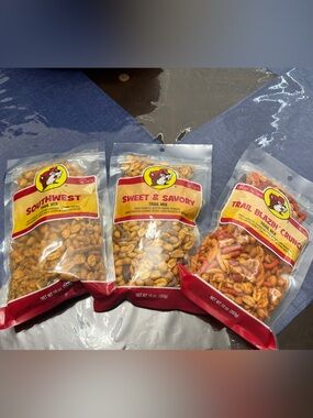 Buc-ee's Sweet & Savory Trail Mix - Yellow Packaging (10 oz)
